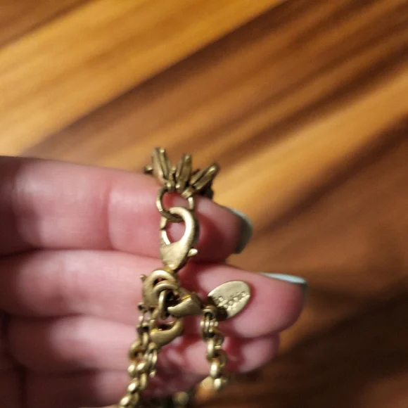 *SOLD* Shiny Green & Gold Y2K Lia Sophia Layer Necklace - Picture 6 of 10